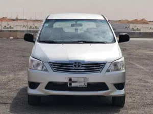 تويوتا إنوفا 2014