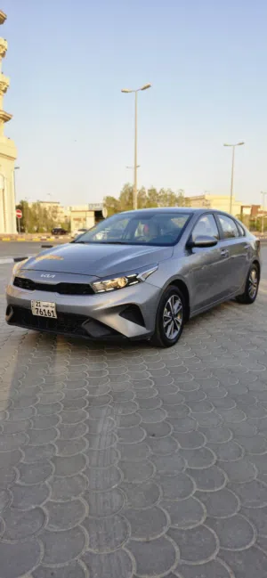 كيا سيراتو 2023  ماكينة cc1600 سيرفيس منتظم بحالة جيده  شرط الفحص