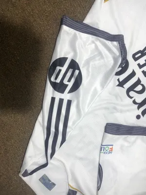 T-Shirts . Adidas . 2XL0