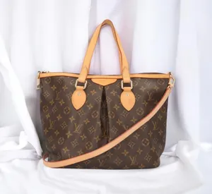 Louis Vuitton . Clutches . brown0