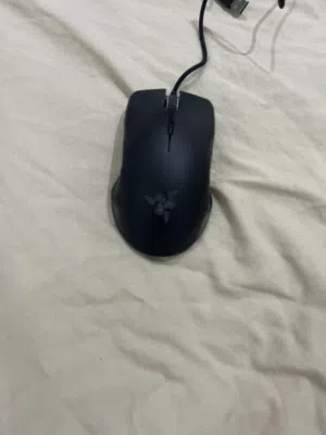 ماوس( RAZER)مستعمل ونظيف استعماله شهر فقط