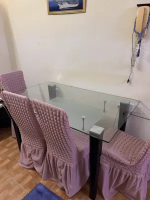 Food table with 4 chairs