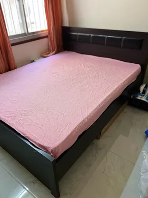 King Size Bed with Mattress in gud condition