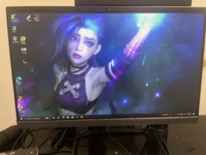 computer Lenovo  الشاشة ما عندي شي ثاني