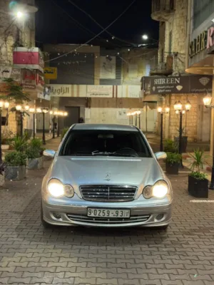 للبيع او البدل مرسيدس c220 اصل عمومي موديل 2006 بحالة ممتازه السعر 30 الف
