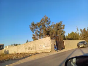 أرض للإيجار في عين زاره
