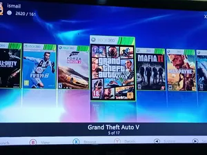 Xbox 360 في حالة جيدة  مفلاشي       معمر العاب .  فيه 250gb فيه 17 لعبة.     نيميرو 