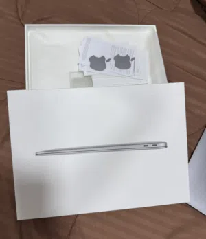 MacBook Air 2020 M1 بيعه مستعجله