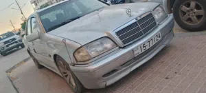 مرسيدس c200