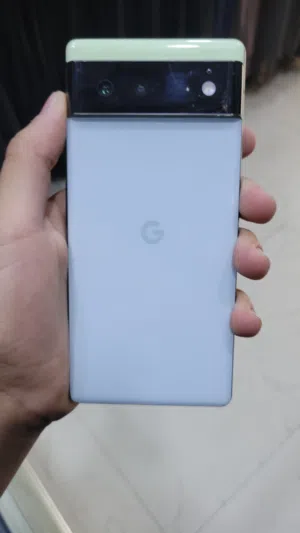 google pixle 6 الذاكرة 256 جيجابايت الرام 8 رسمي فيه شرخ خفيف في الخلفيه ما يأثر على الاستخدام