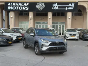 تويوتا الدفع الرباعي راف4. 2020