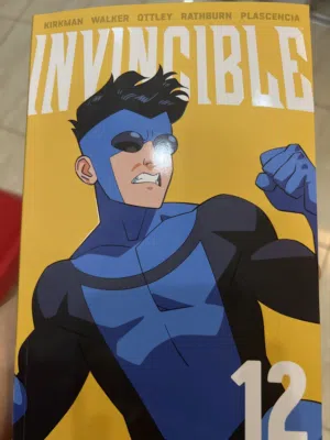 كتاب Invincible جديد Soft cover Edition volume 12 مطلوب من السعودية للبيع