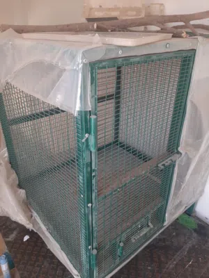 مطير تفصيل شبك حديد مدهون حجم كبير مساحة متر × متر مع جرار ارضي للتنظيف وله ارجل وعجلات للنقل للبيع