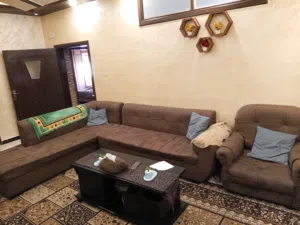 طقم كنب مع طاولة شاشه