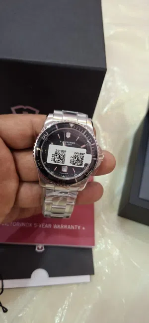 ساعه سويسريه جديده ماركه  (VICTORINOX)    ( SWISS ARMY)