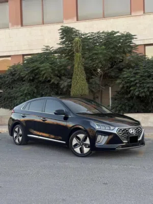 Hyundai Ioniq Hybrid 2022 وارد وكاله   عداد قليل تحت الكفاله فحص كامل