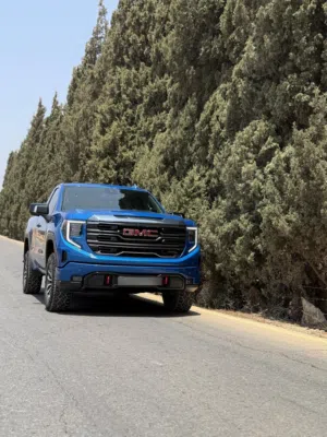 Used GMC Sierra in Mafraq