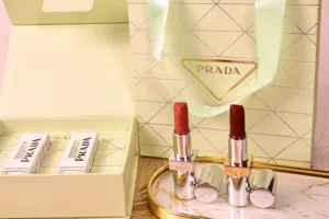 أرواج برادا الفاخرة  طقم مخملي أنيق، ألوان غنية وثبات عالي. الجمال الإيطالي بين يديك  في مفرد وجمله