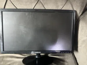 شاشه سامسون نضيف و قابل