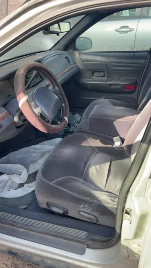 Used Ford Crown Victoria in Farwaniya