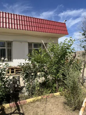 2 Bedrooms . 3 Bathrooms . 200 m22