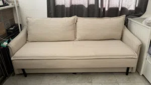 للبيع كنبة سرير بحالة جديدة ونظيفة ولونها شيك