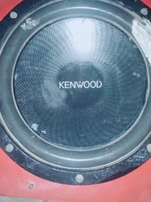 سماعة KENWOOD مع صندوقها