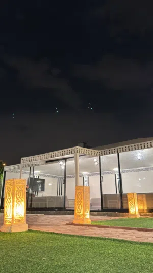 للبيع خيمه 5/10 مع الفرش والمساند فقط