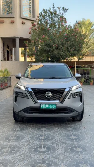 Used Nissan Rogue in Al Dakhiliya