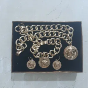 طقم فرزاتشي Versace set