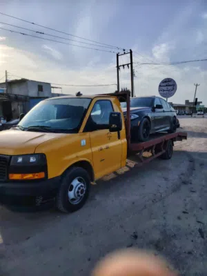 ساحبة نقل جميع سيارات   داخل ليبيا وخارج  ليبيا  المكان تاجوراء