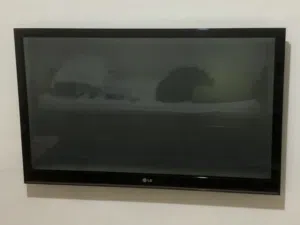 شاشة LG حجم 42