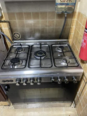 5 Burner Gas Cooker with Oven – Good Working Condition