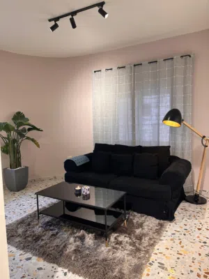 185 m2 1 Bedroom Apartments for Rent in Amman Jabal Amman