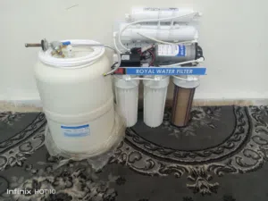 فلتر ماء بحالة ممتازة استعمال خفيف مع حنفية ستانليس