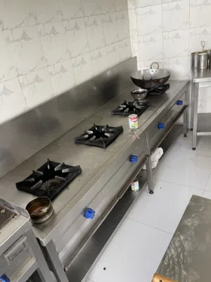 معدات مطعم كامله للبيع