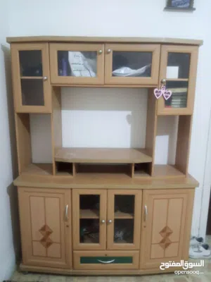 بوفيه خشب لاتيه بحاله ممتازه للبيع