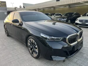BMW 520i 2024 مواصفات خليجية تحت الضمان