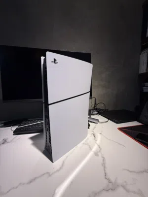 Playstaion 5 Slim بلاستيشن 5 مستعمل بحال الوكالة شرق اوسط