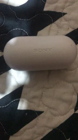 للبيع سماعه سوني استعمال بسيط وخفيف شغاله ميه بالميه
