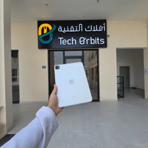 آيباد برو M2 الجيل الرابع مقاس 11 إنش — مساحة 512GB واي فاي وشريحة مع ملحقات