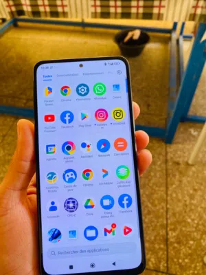 Pocophone F3 12RAM + 256GB  Avec Pochet + 2 Incassables