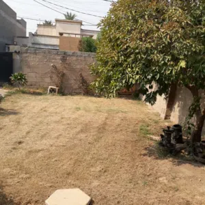 بيت للبيع طابقين مسلح بناء الثمانيات متكون من مجموعة غرف وحمام عدد 2