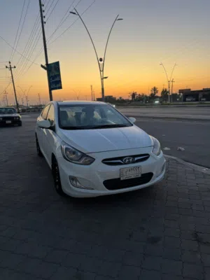 اكسنت للبيع خليجي فول 2014 مكفوله  بيها فقط الجاملغ الايسر مبدل باصلي  بيها ملاحظات بسيطة جداً تكحيل