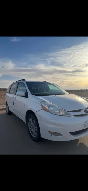 Toyota . Sienna . 2008 . New1