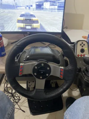 ستيرنج مع جير ودعسات اسمو logitech