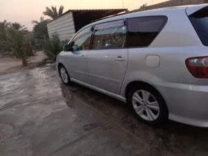 تويوتا ابسم مديل 2004