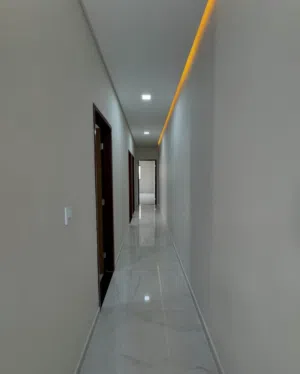 شقة للبيع فى نيو جاردن سيتى فى العاصمة الادارية فى ال R3 استلام فور متشطبة بالكامل برايم لوكيشن على