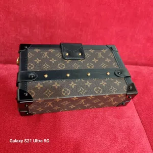 Petite Malle Handbag Monogram Canvas لويس فيتون Louis Vuitton شنطه لون بني محروق