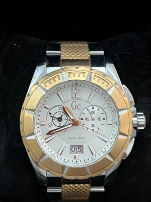 Analog Quartz Guess watches  for sale in Kuwait City